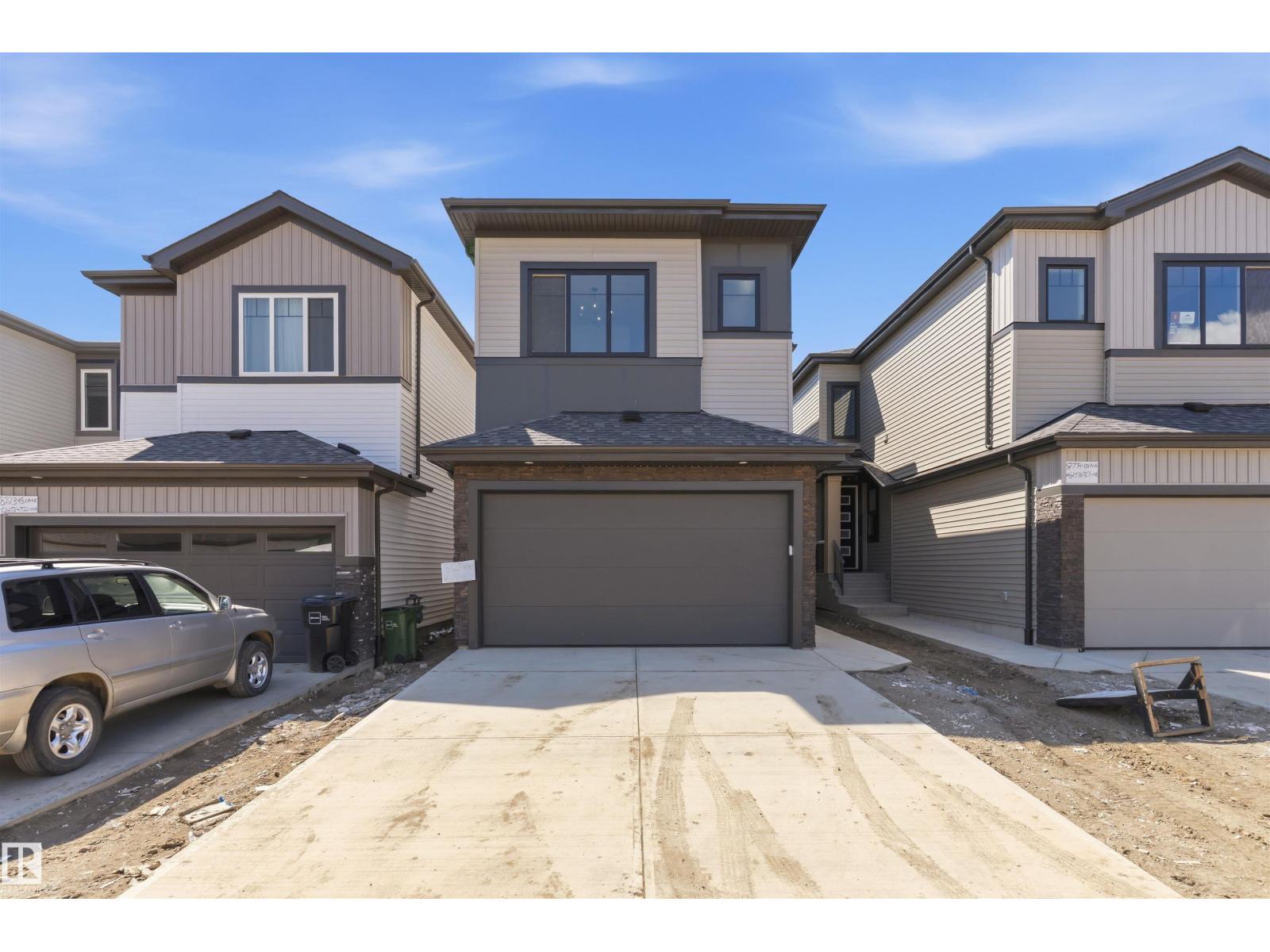8727 181 AV NW - 36
