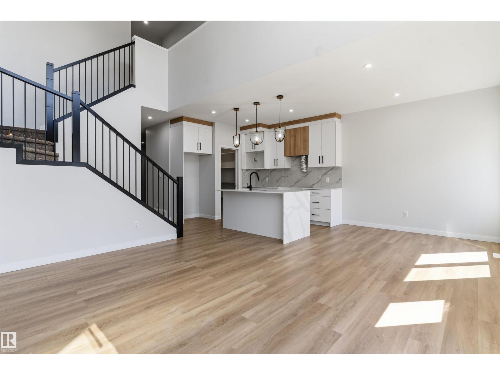 8727 181 AV NW - 5