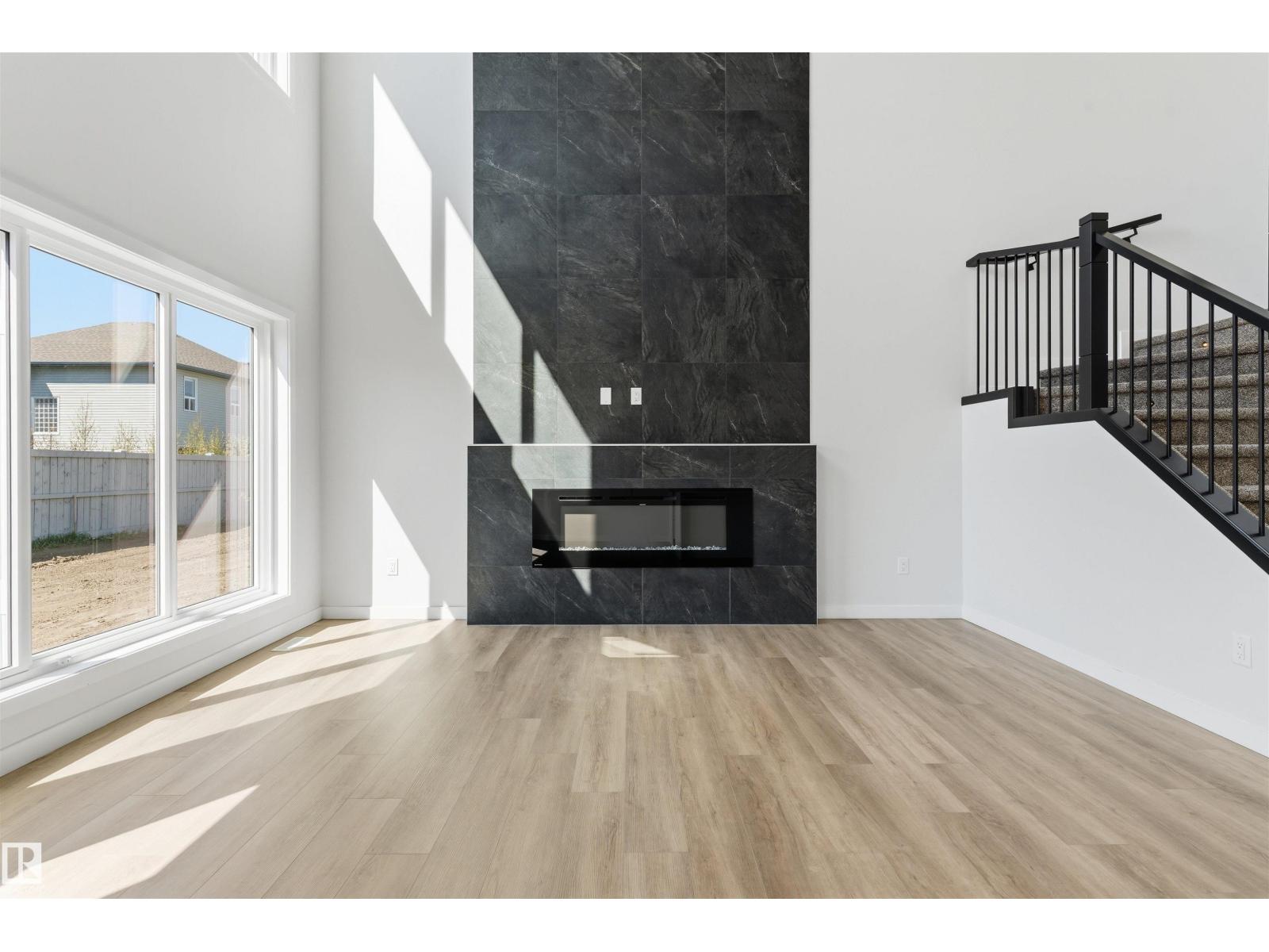 8727 181 AV NW - 6
