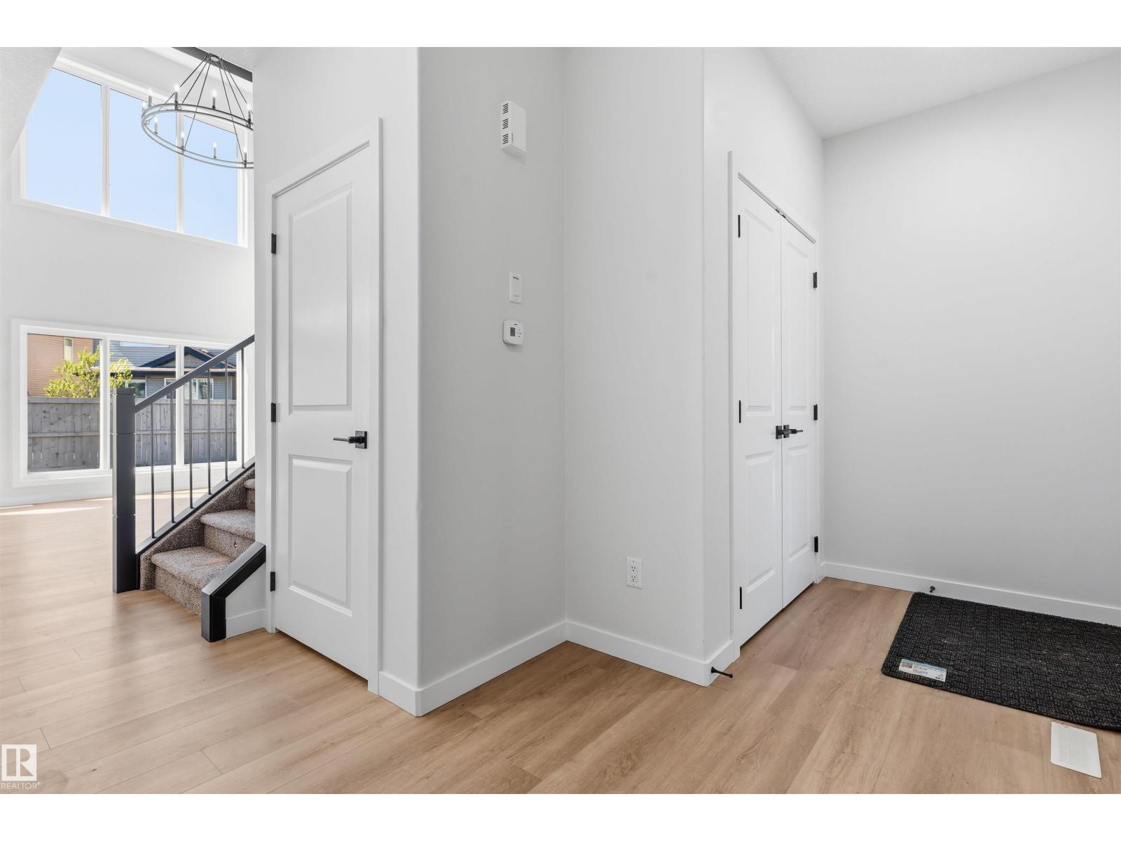 8727 181 AV NW - 8