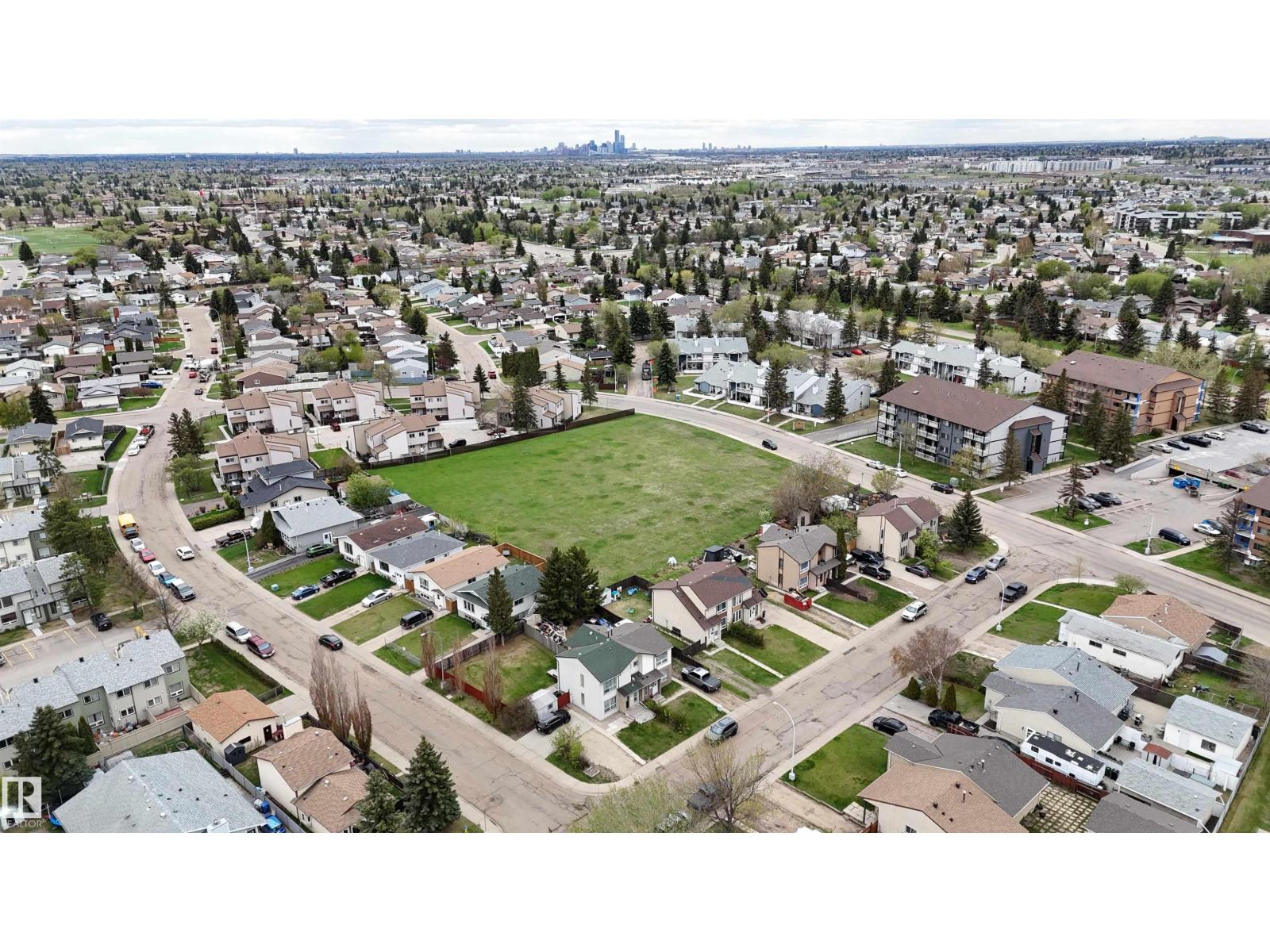 15017 26 ST NW - 34