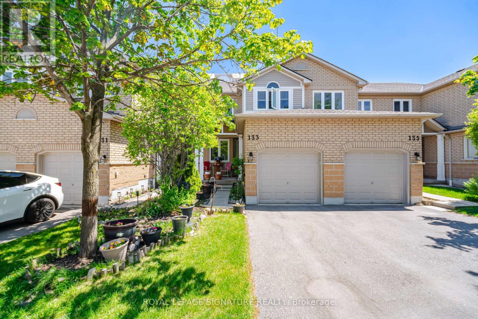 #133 833 SCOLLARD COURT - 3