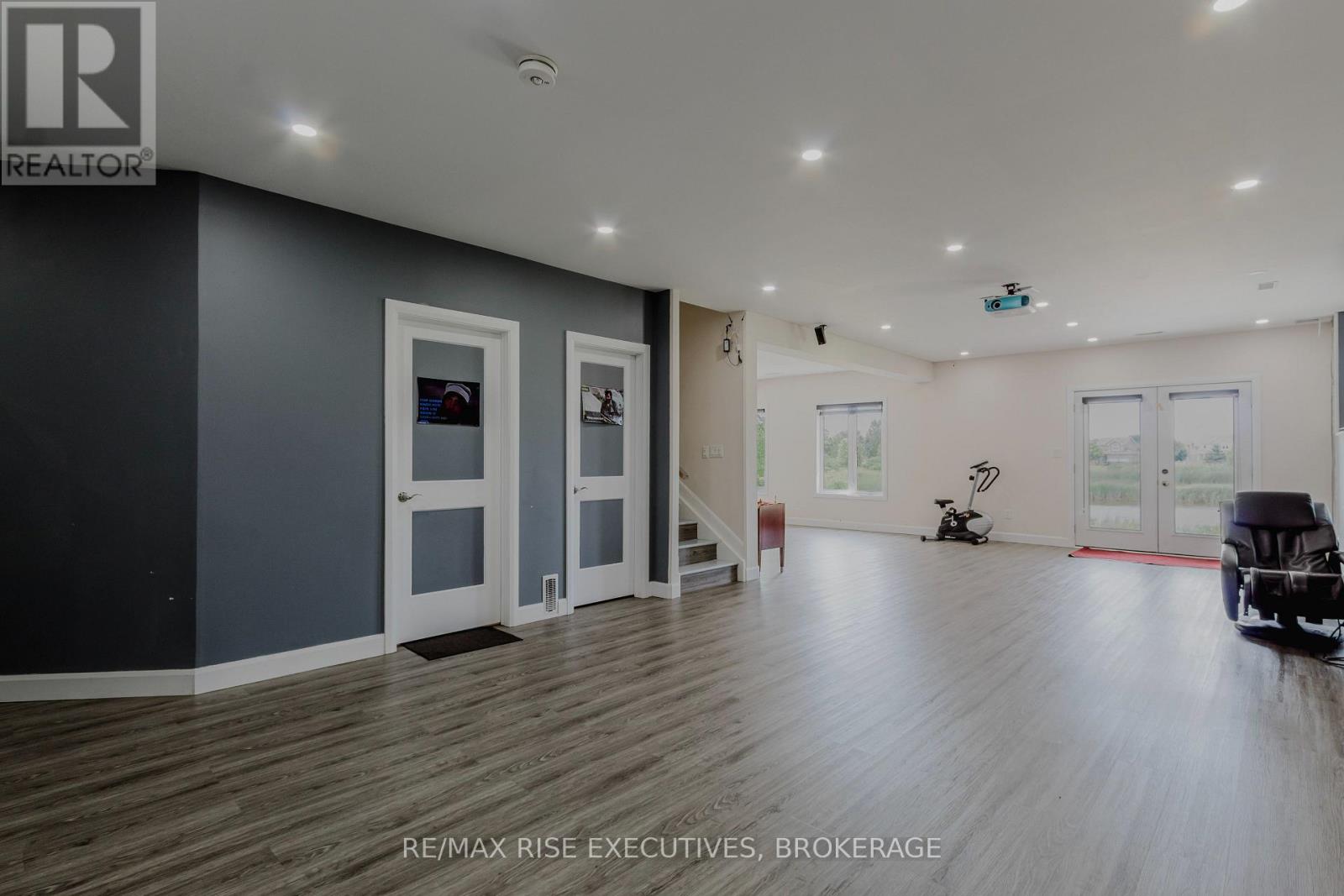 491 BETH CRESCENT - 30