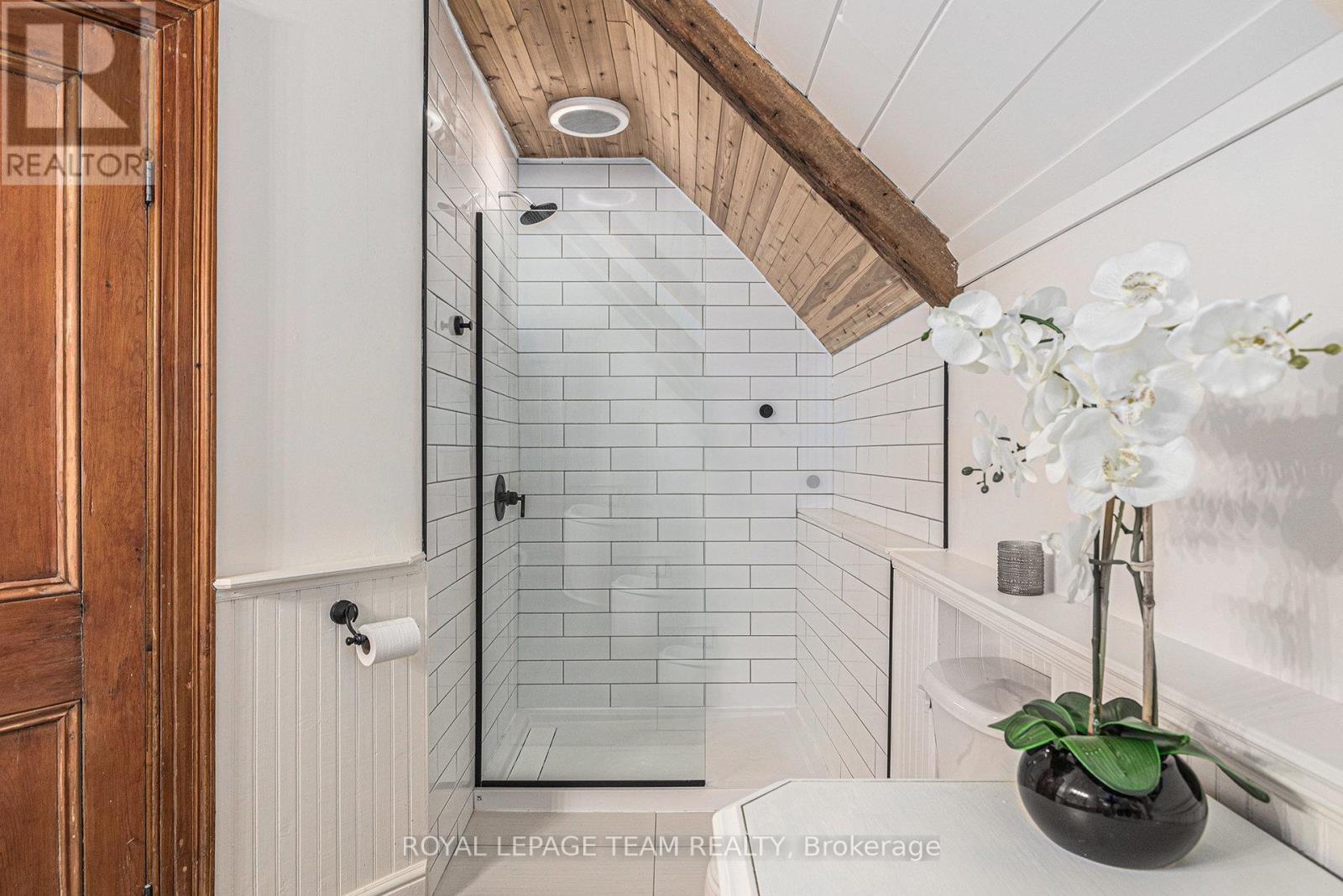 140 CREEK DRIVE - 24