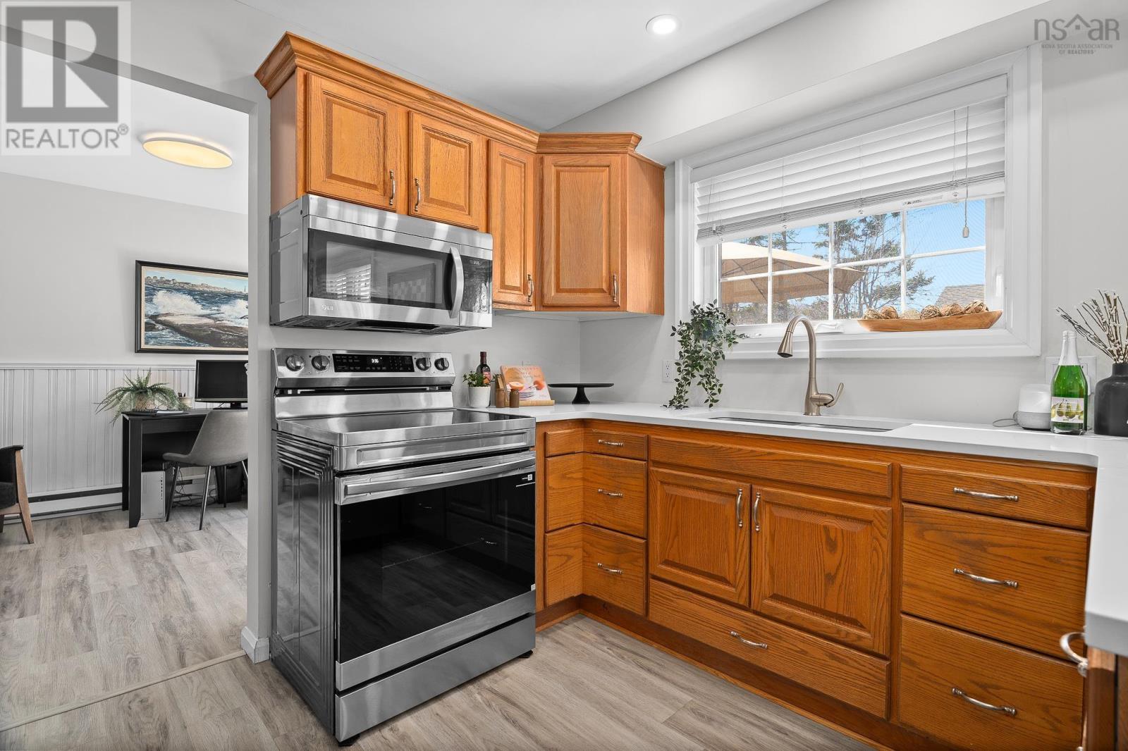 606 Basinview Drive - 9