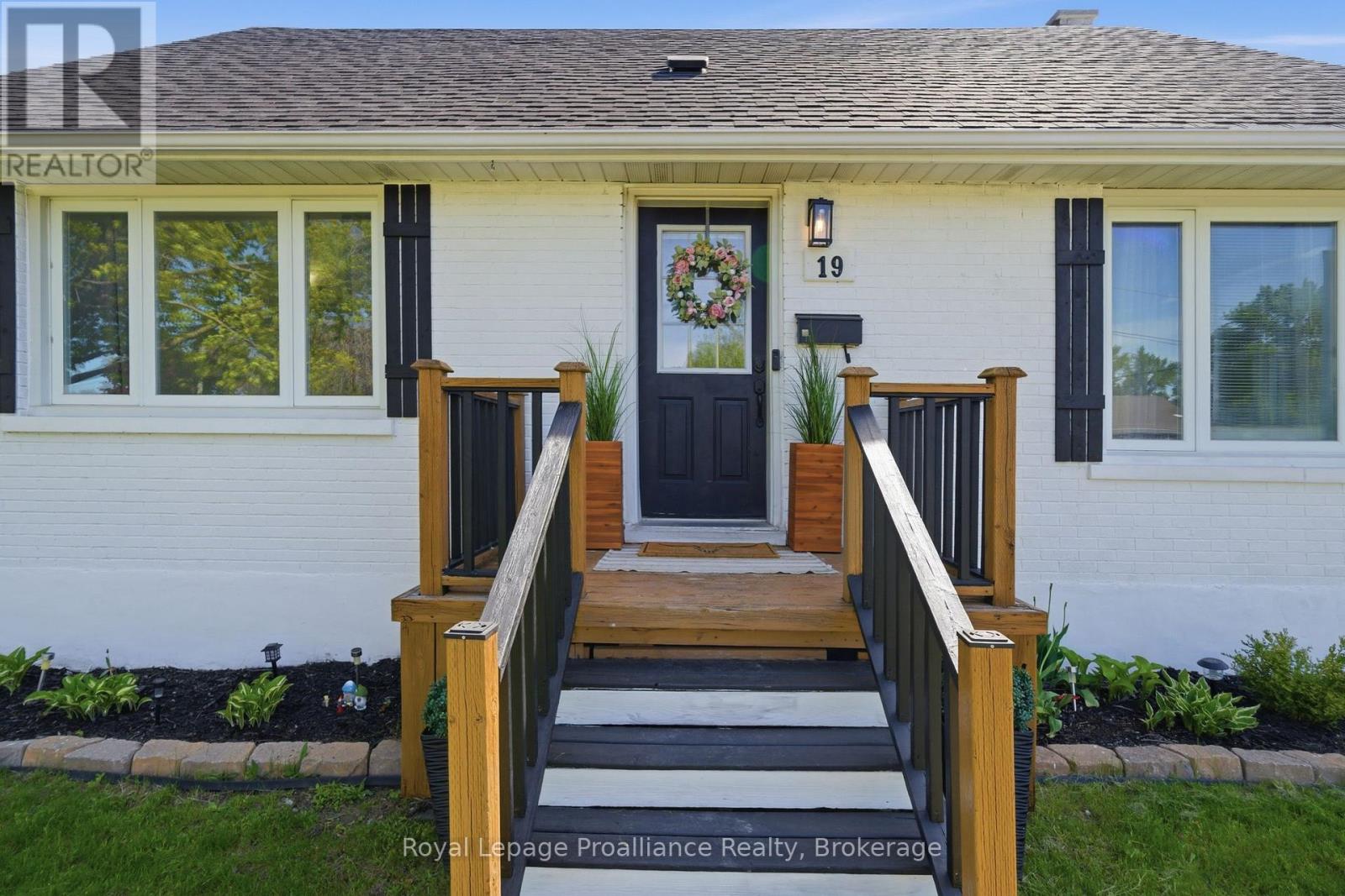19 COLEMAN DRIVE - 5