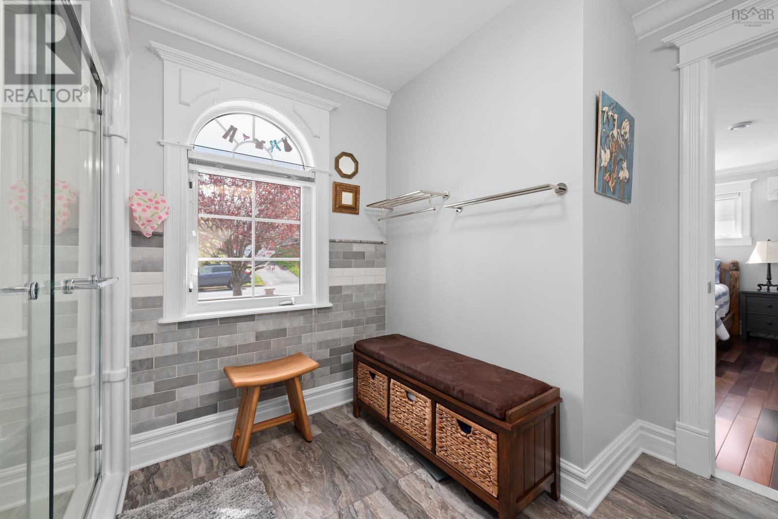 Property 23 of 44 of 70 Gourok Avenue