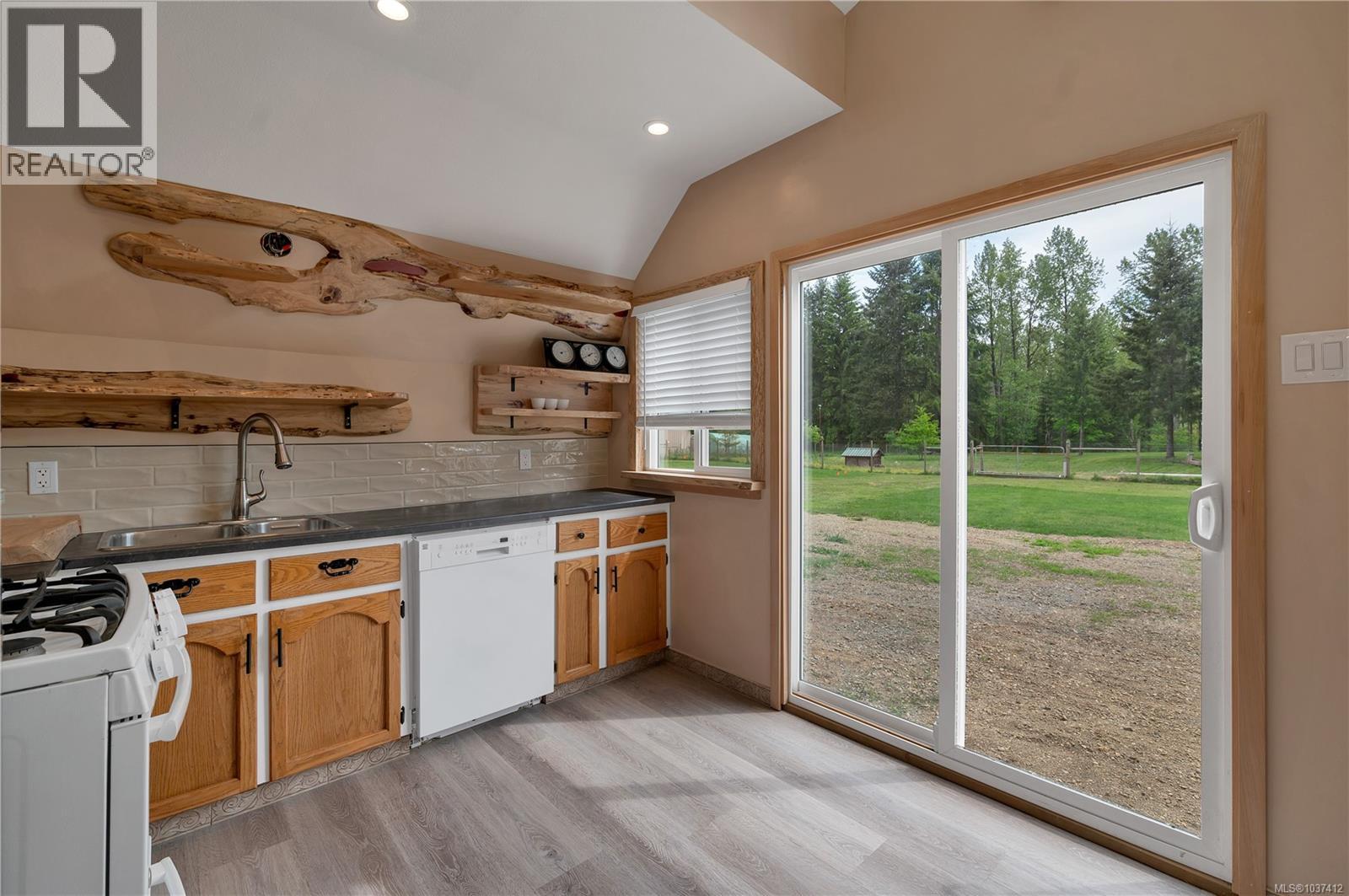 2249 Glenmore Rd - 45