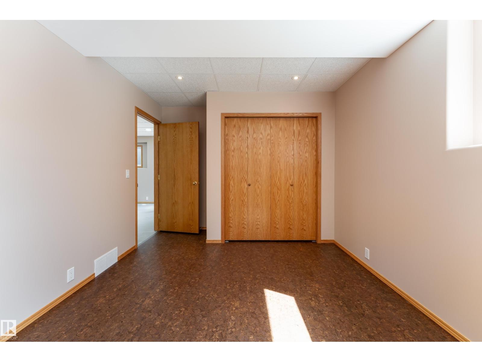155 FOXHAVEN CR — photo 32
