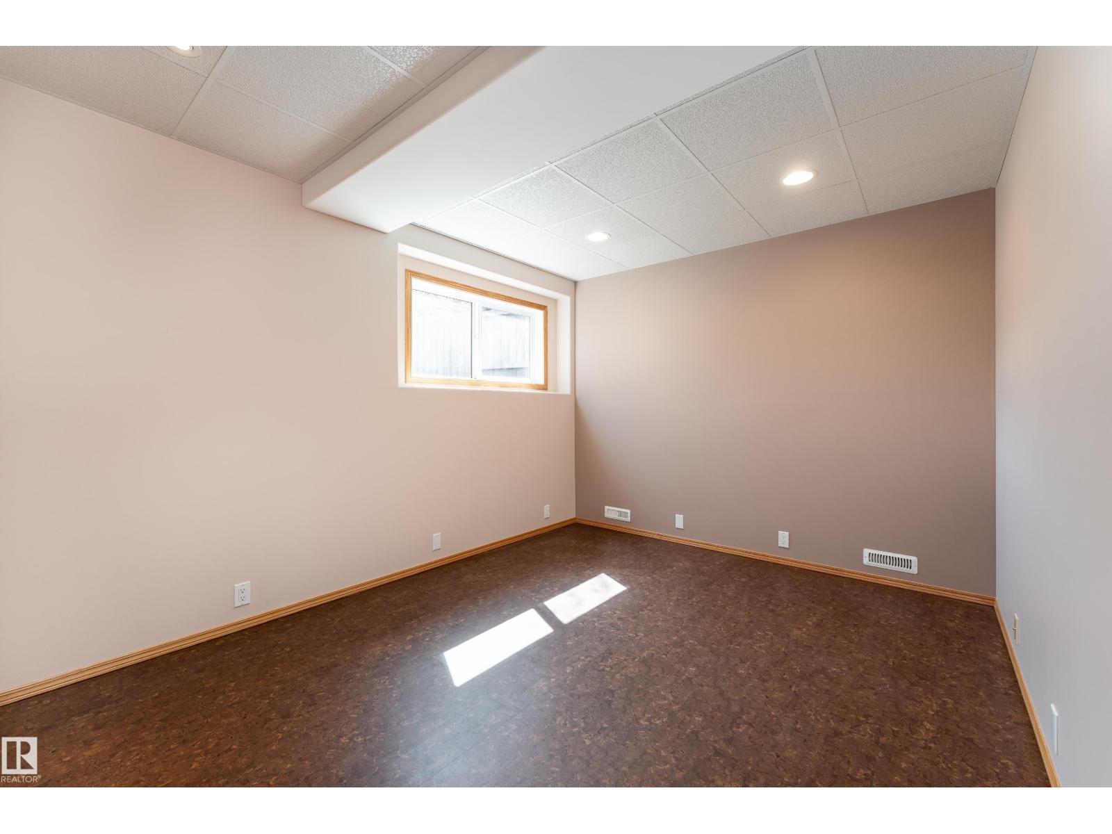 155 FOXHAVEN CR — photo 31