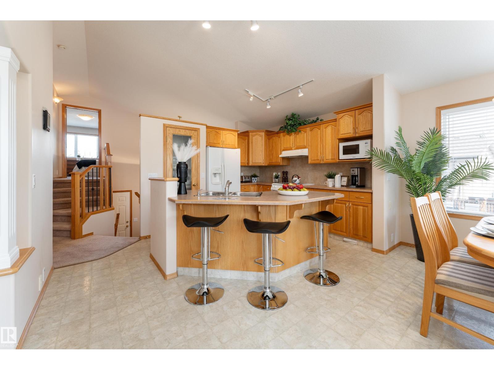 155 FOXHAVEN CR — photo 8