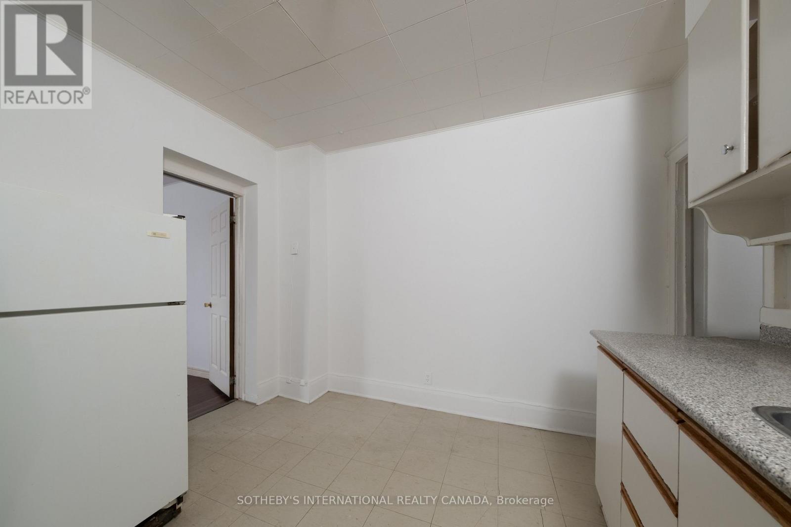641 ST CLAIR AVENUE W - 17