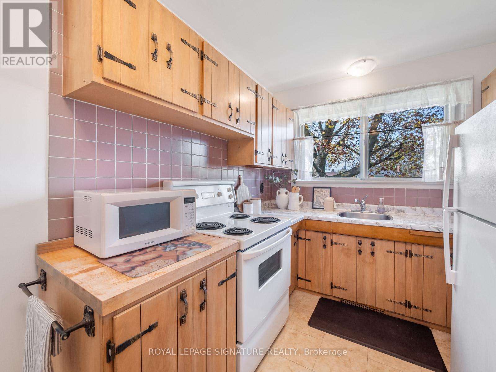25 STAVELY AVENUE - 7