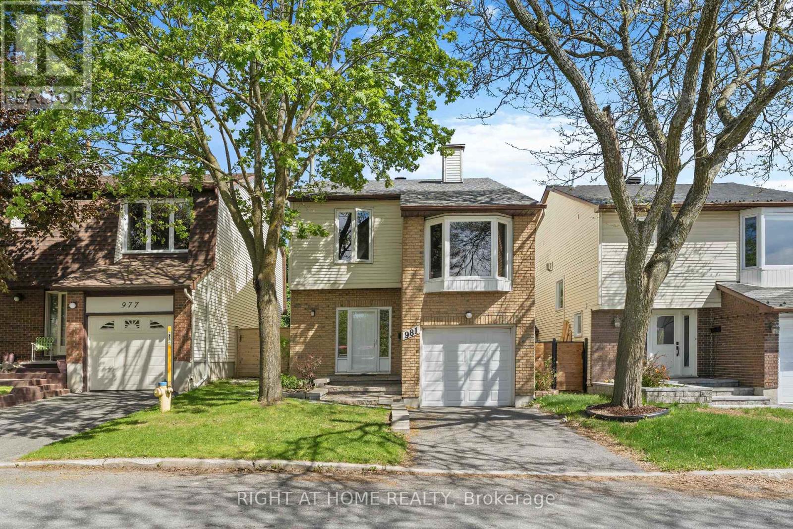 981 BARWELL AVENUE - 3