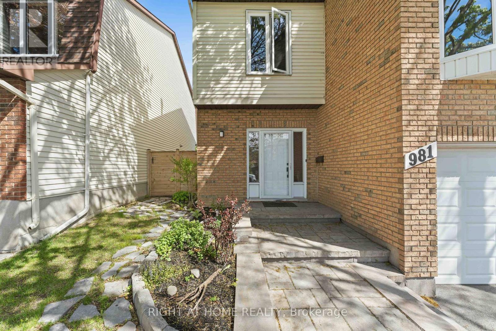 981 BARWELL AVENUE - 4
