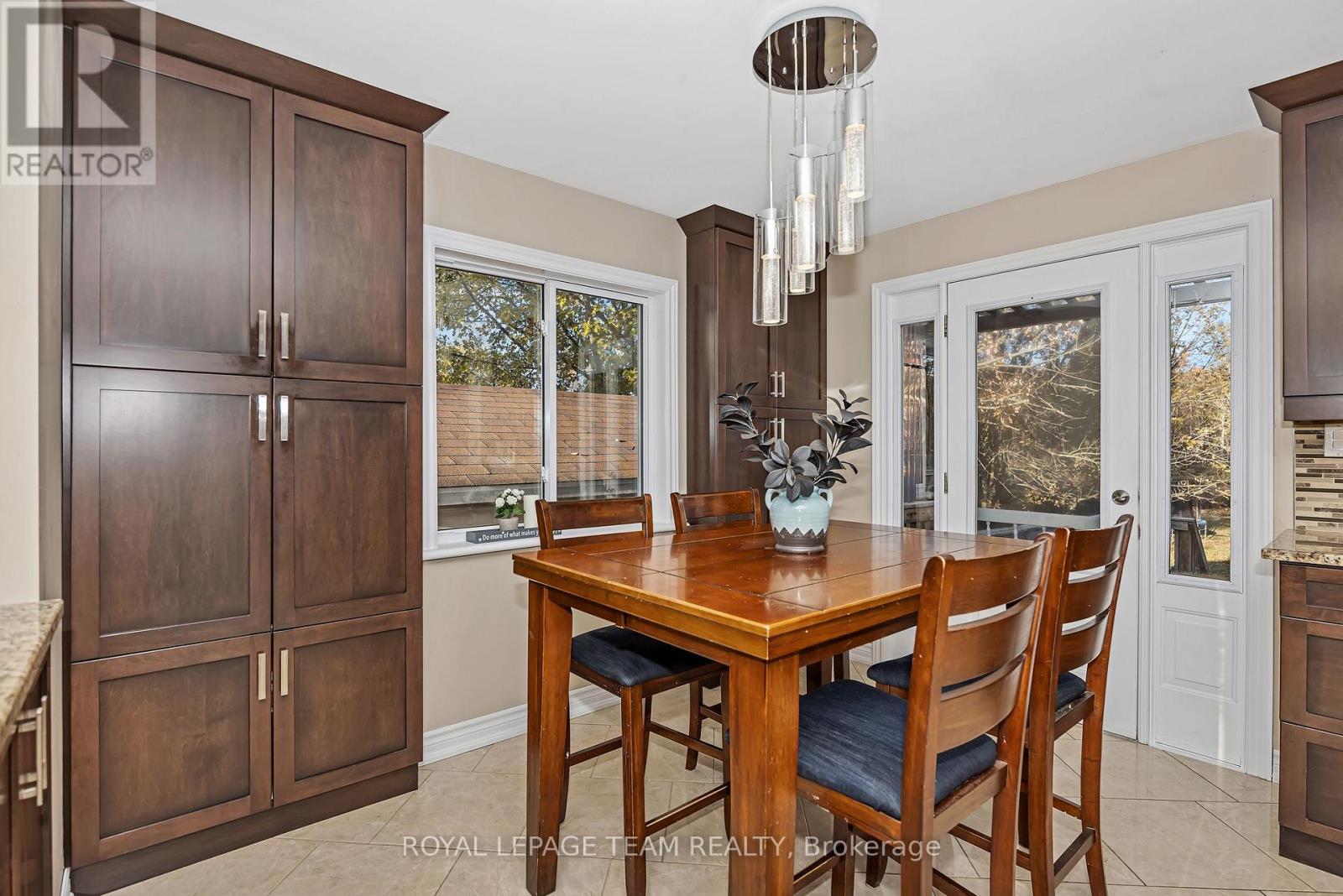 1115 DES CERISIERS STREET - 10