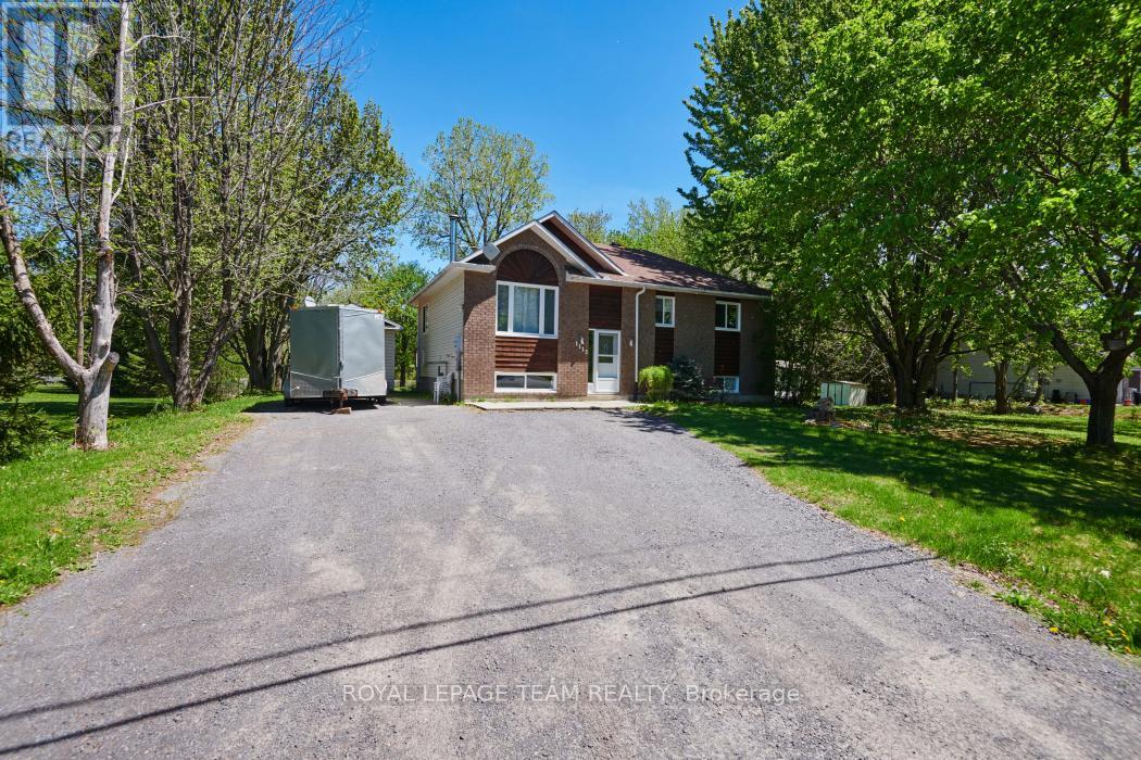 1115 DES CERISIERS STREET - 2
