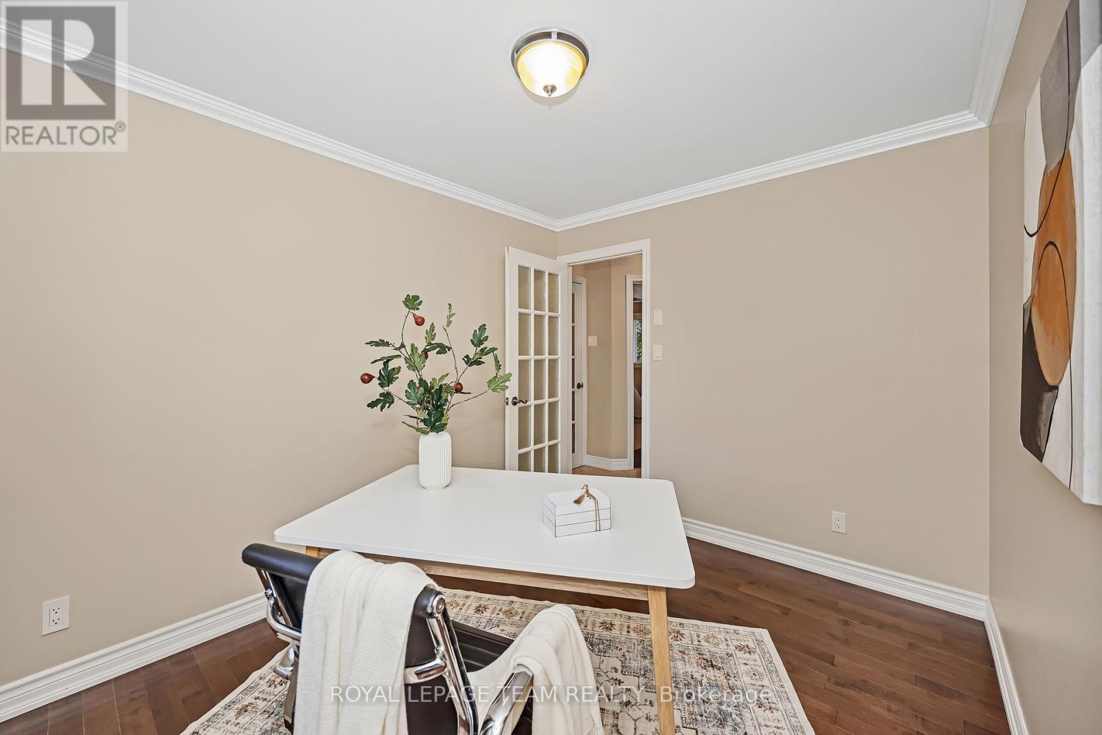 1115 DES CERISIERS STREET - 21