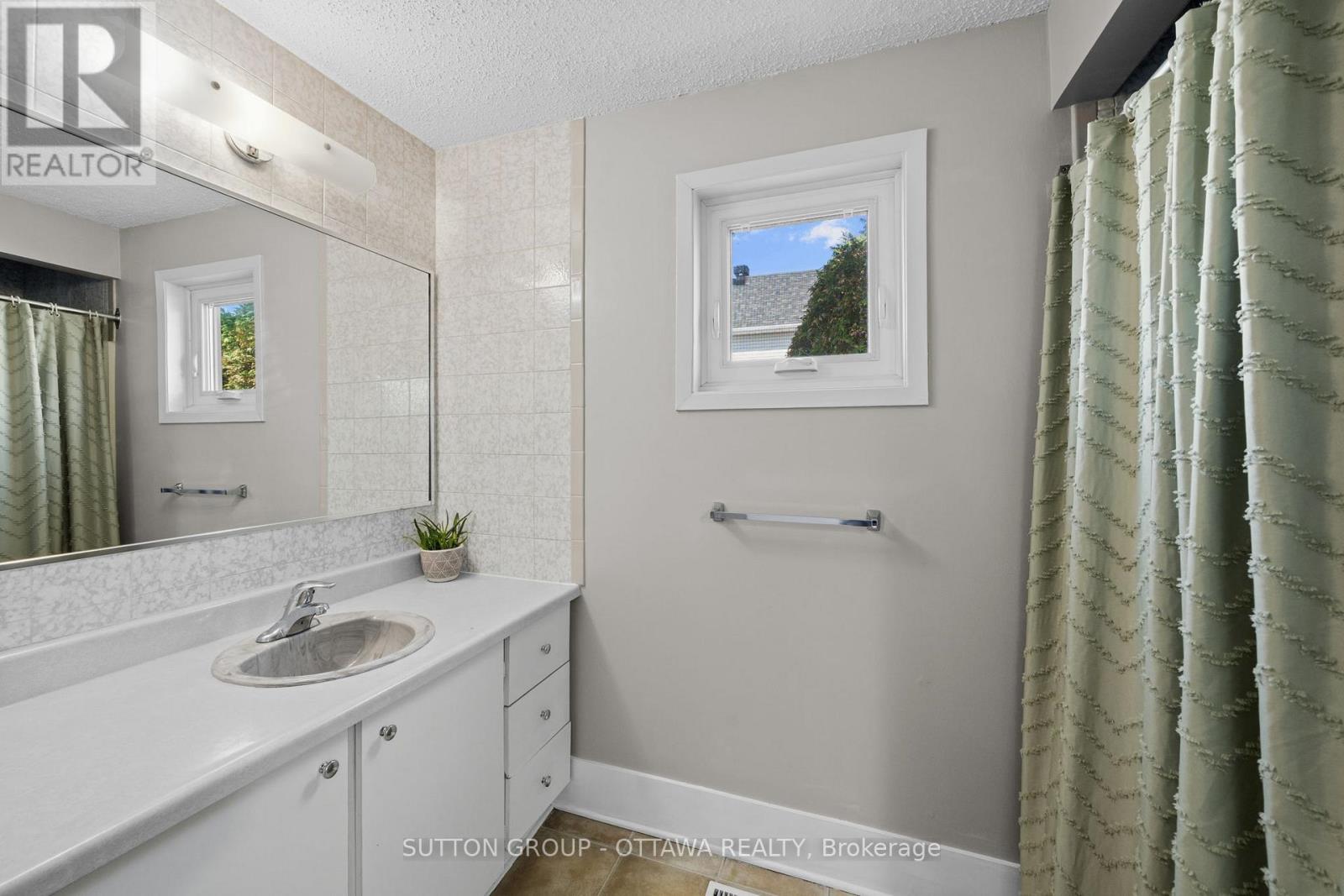 1231 ST AUGUSTIN ROAD - 33