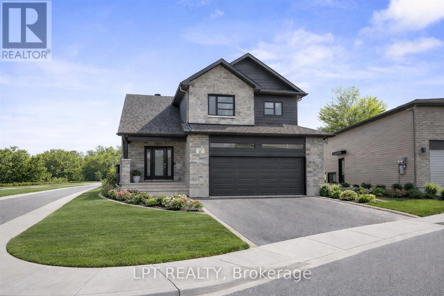 932 KATIA STREET - 1