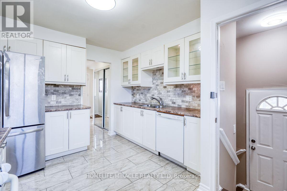 40 REIGATE AVENUE - 12