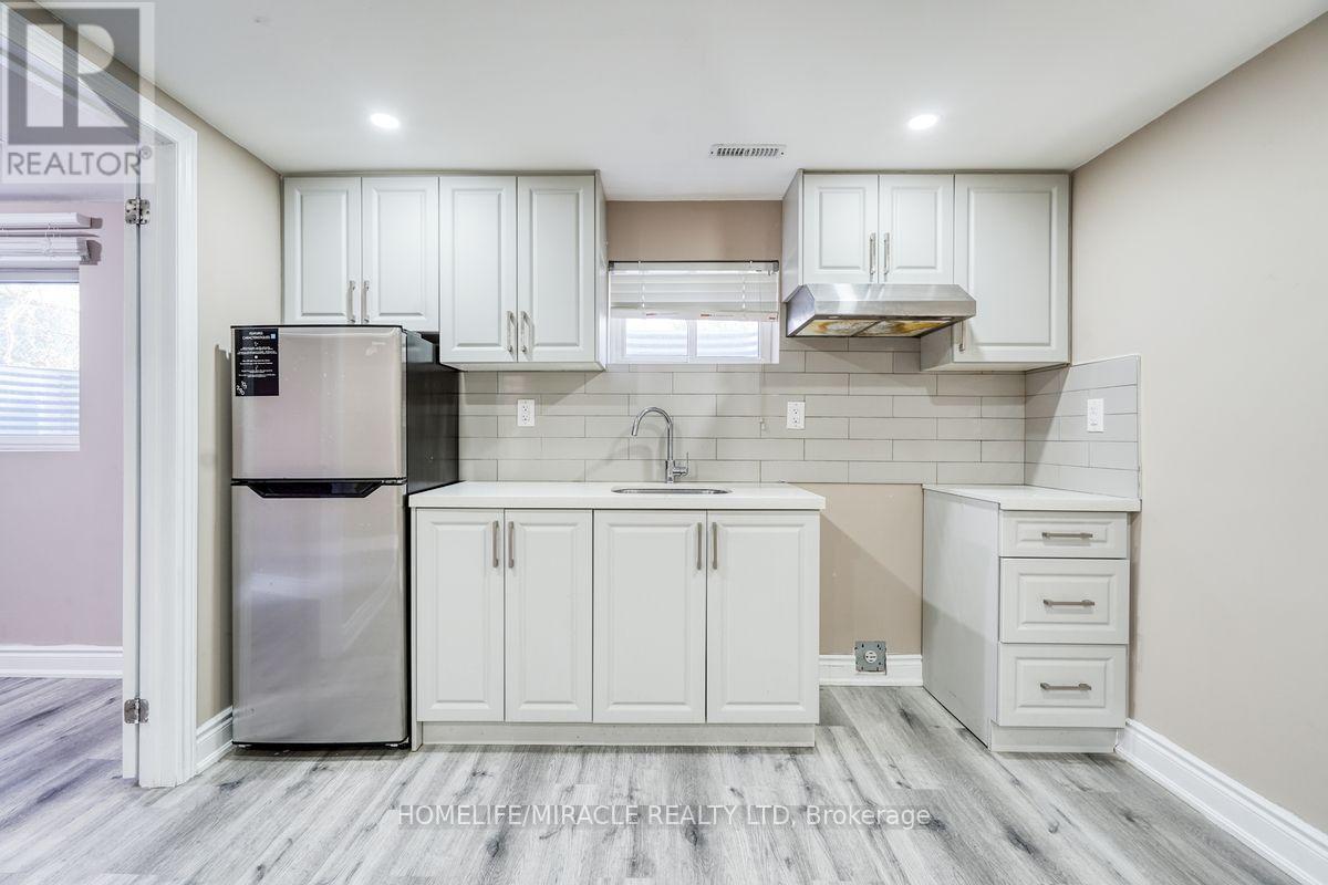 40 REIGATE AVENUE - 27