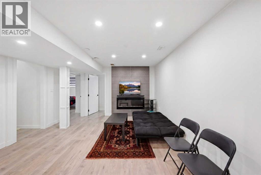 88 Saddletree Close NE - 37