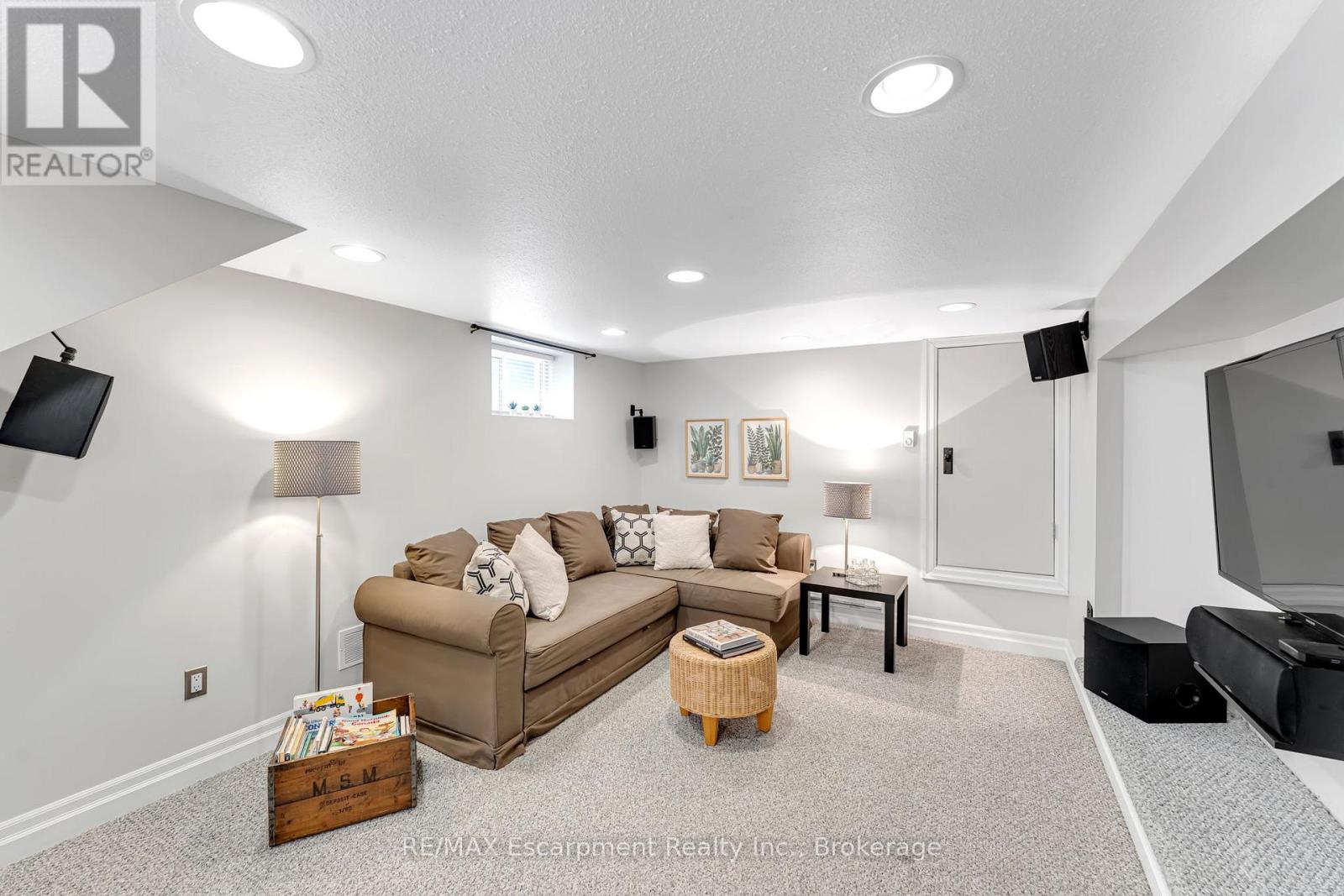 546 HURD AVENUE - 28