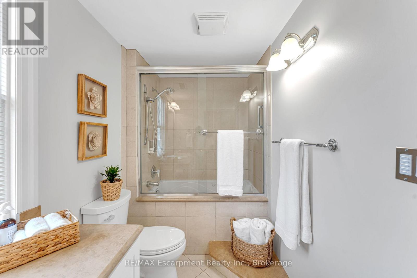 546 HURD AVENUE - 27
