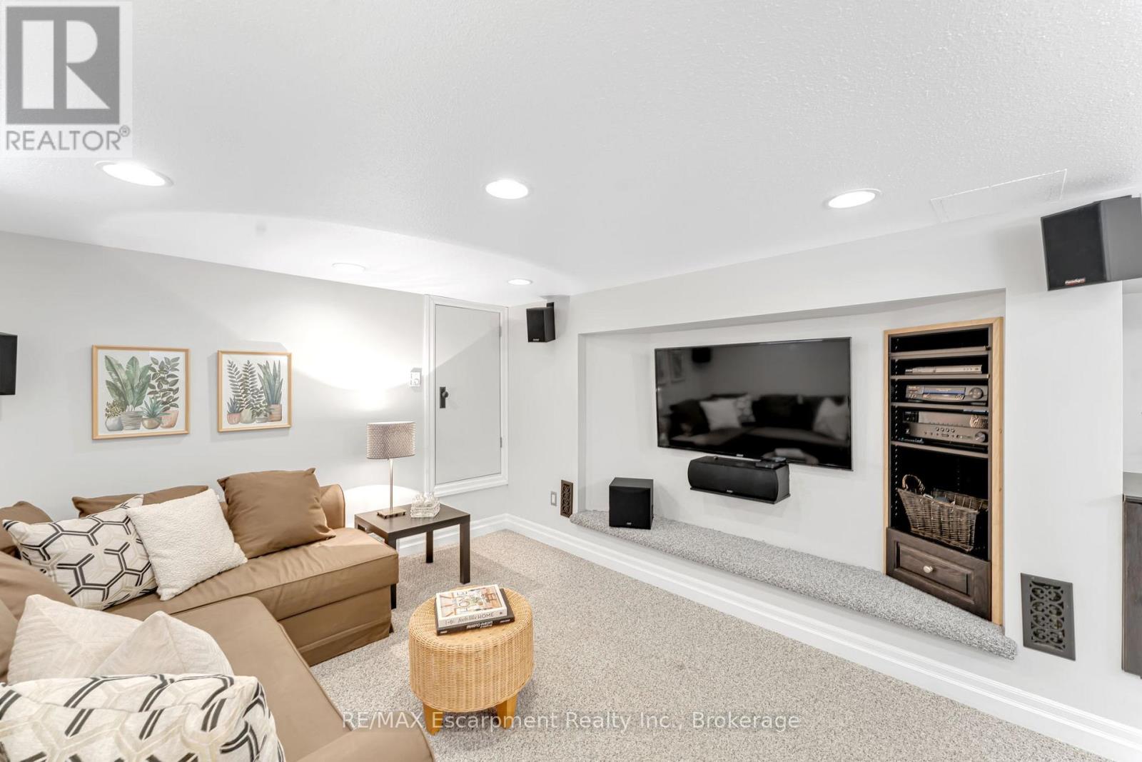 546 HURD AVENUE - 29
