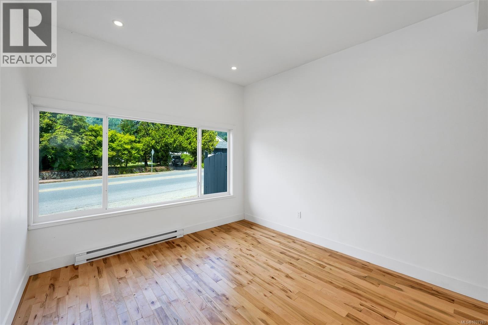 160 Cowichan Lake Rd - 25