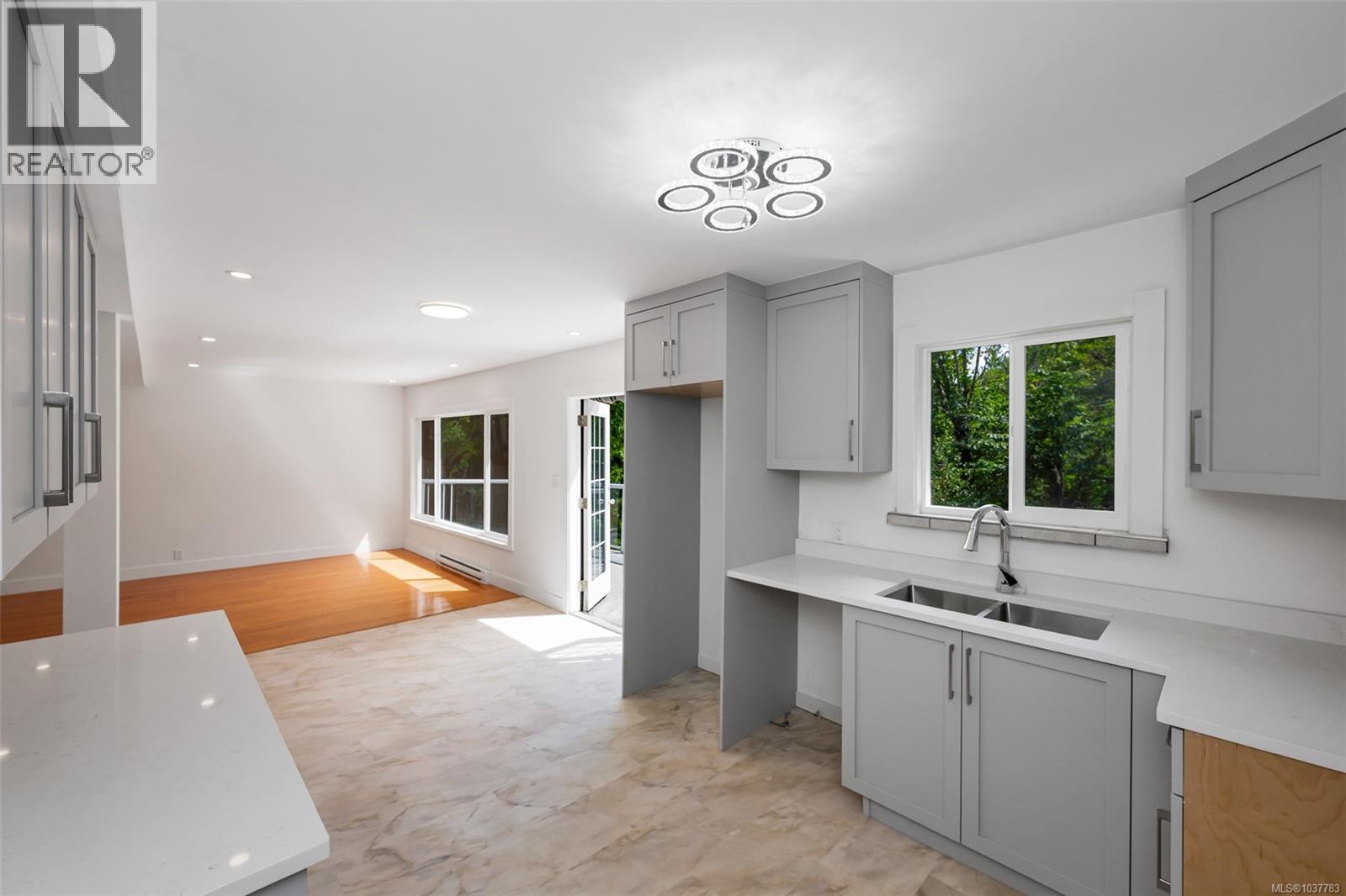160 Cowichan Lake Rd - 32