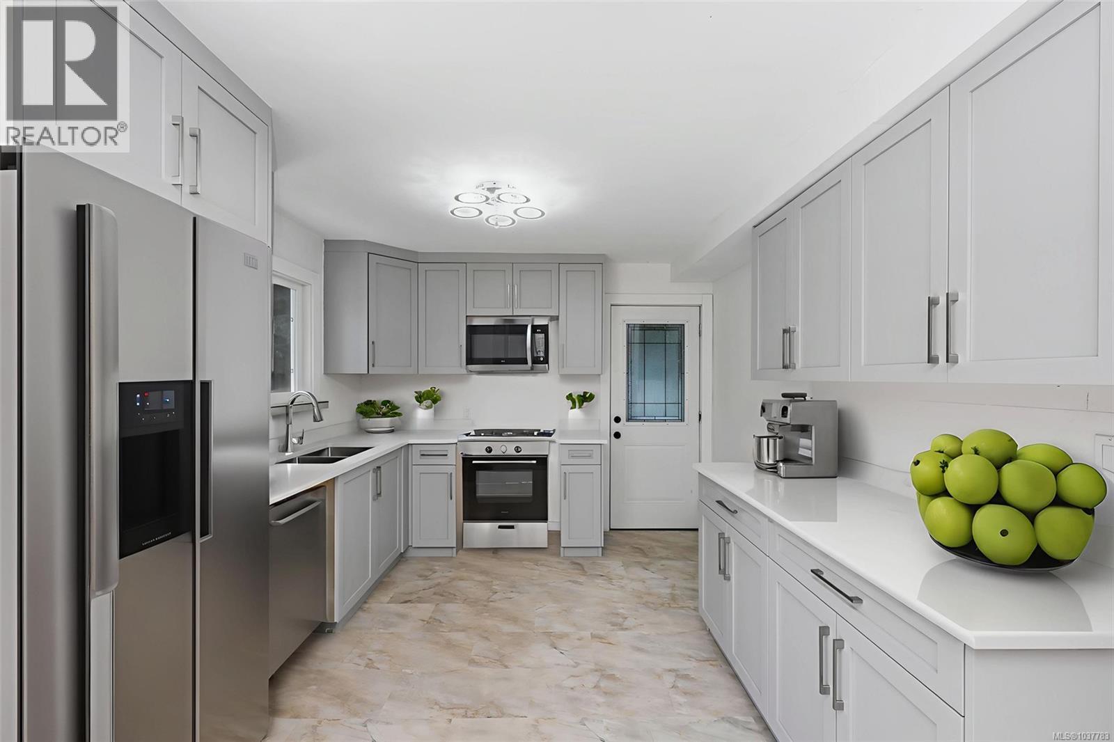 160 Cowichan Lake Rd - 33