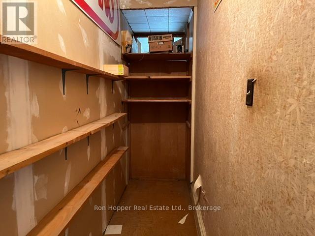 1086 3RD AVENUE E - 21