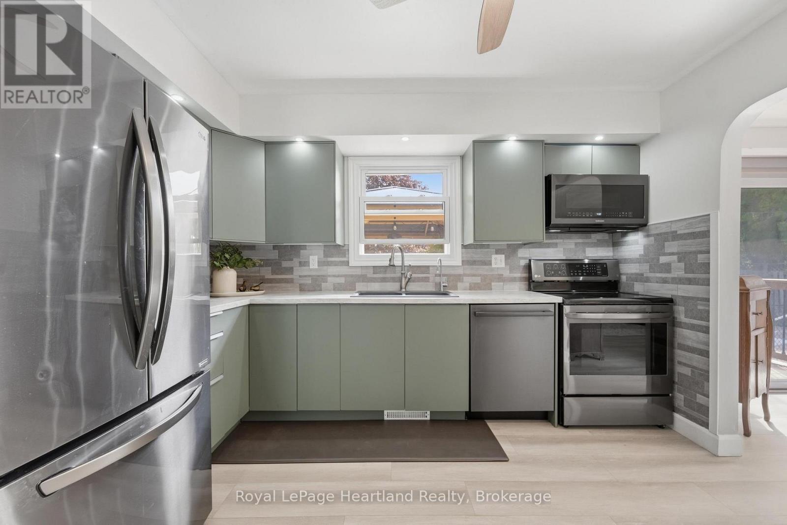 36589 DUNLOP DRIVE - 11