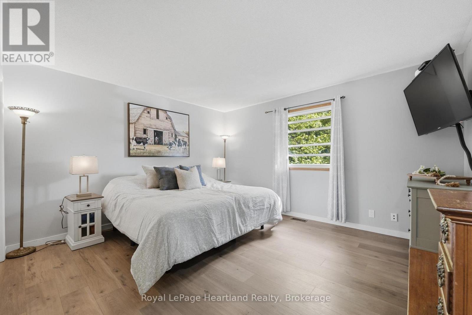 36589 DUNLOP DRIVE - 18