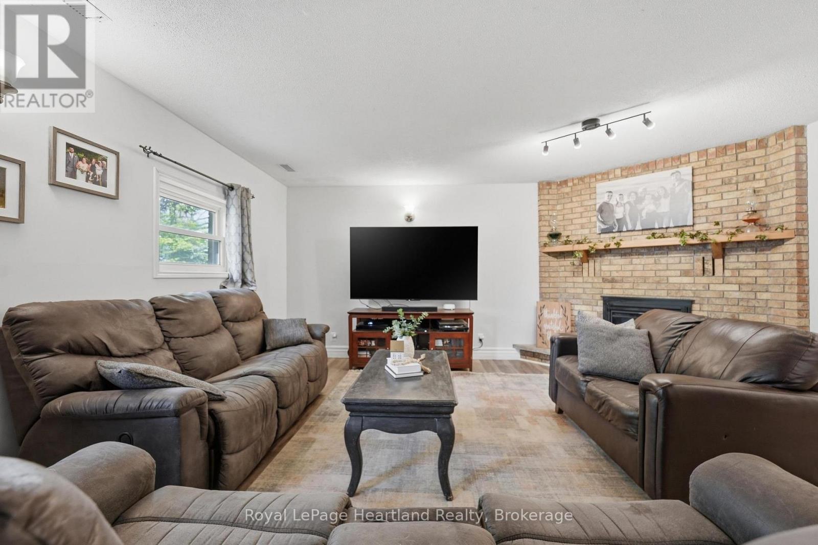 36589 DUNLOP DRIVE - 24