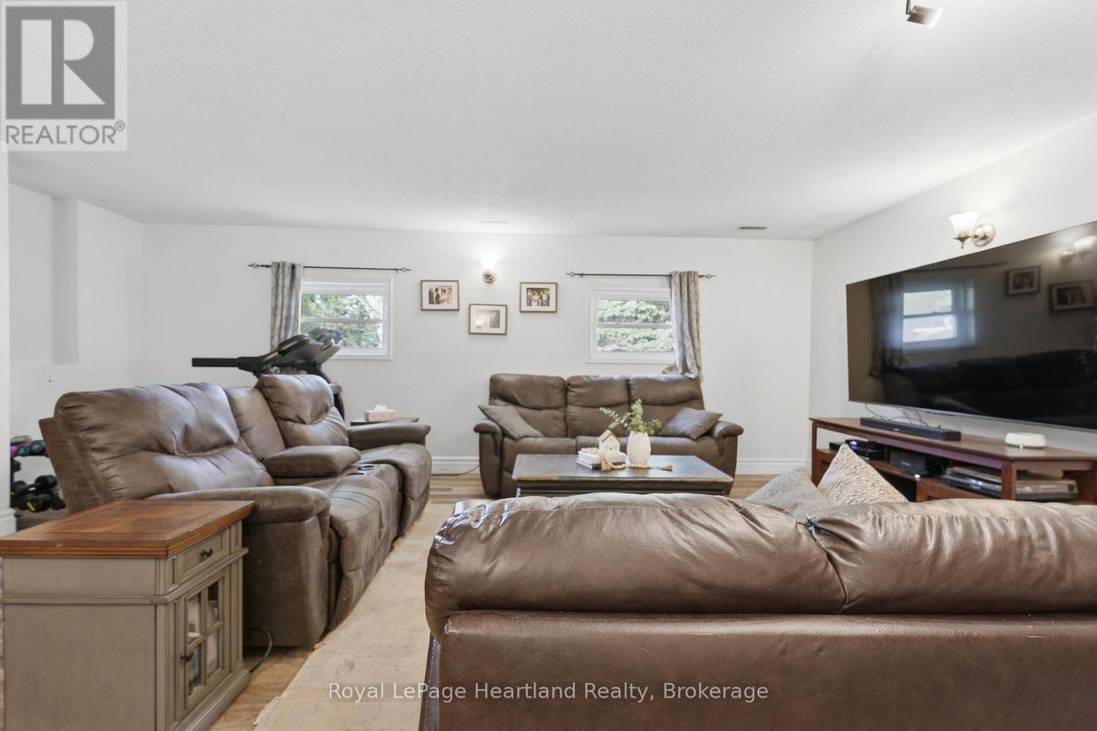 36589 DUNLOP DRIVE - 26