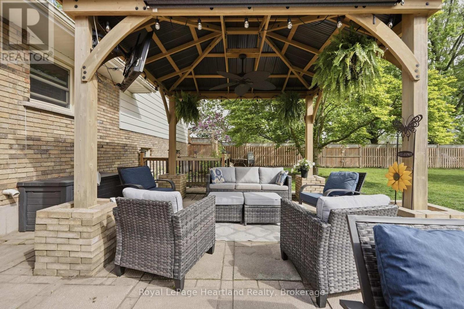 36589 DUNLOP DRIVE - 32