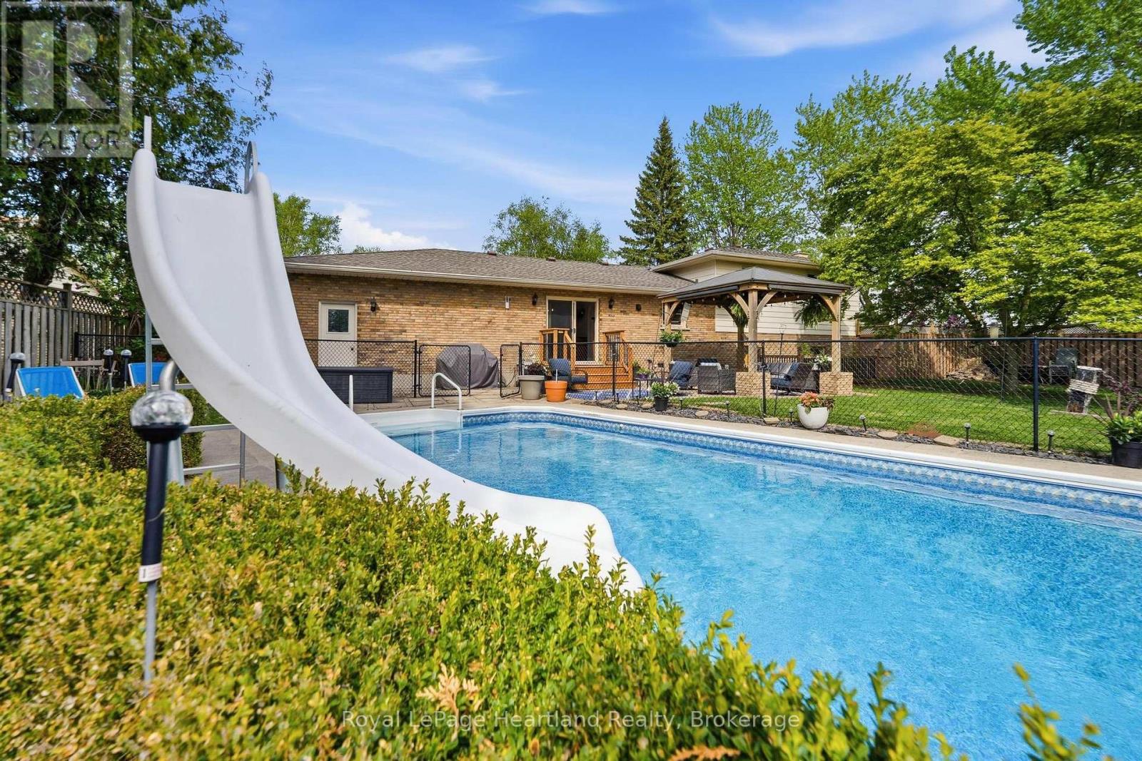 36589 DUNLOP DRIVE - 34