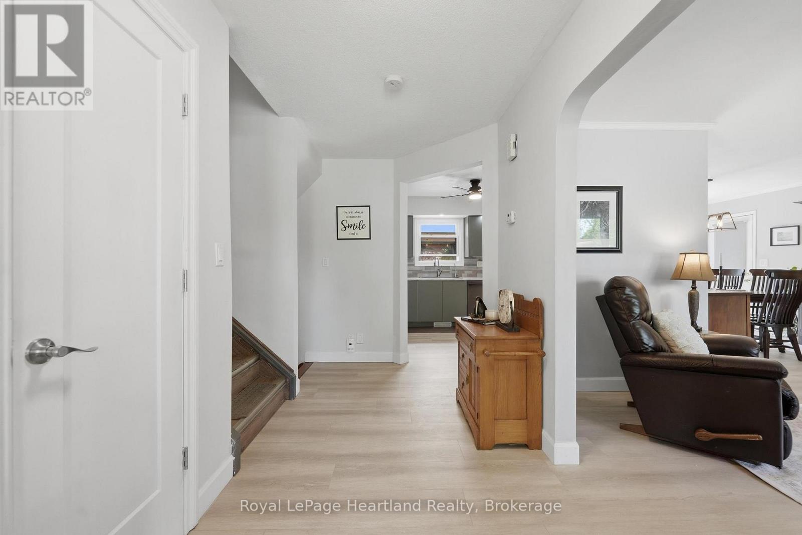36589 DUNLOP DRIVE - 35