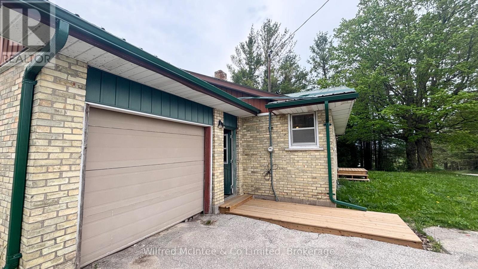 279 SIDEROAD 5 ROAD N - 8