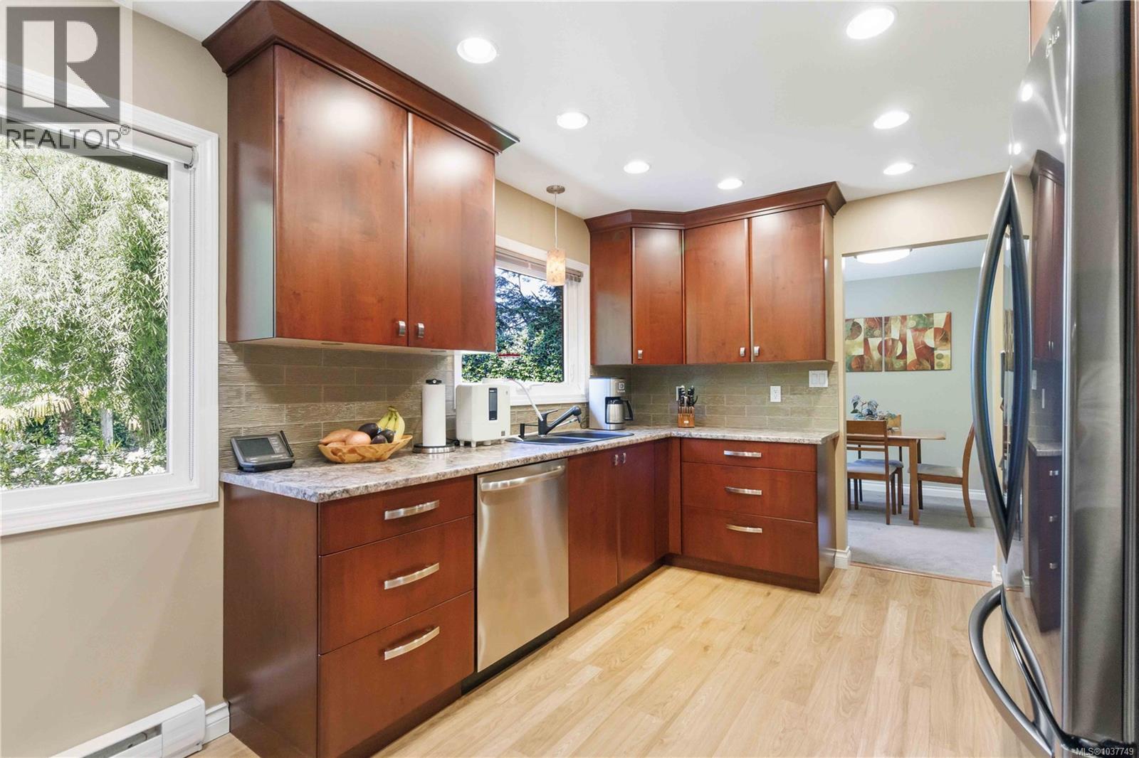4298 Caen Rd, Saanich