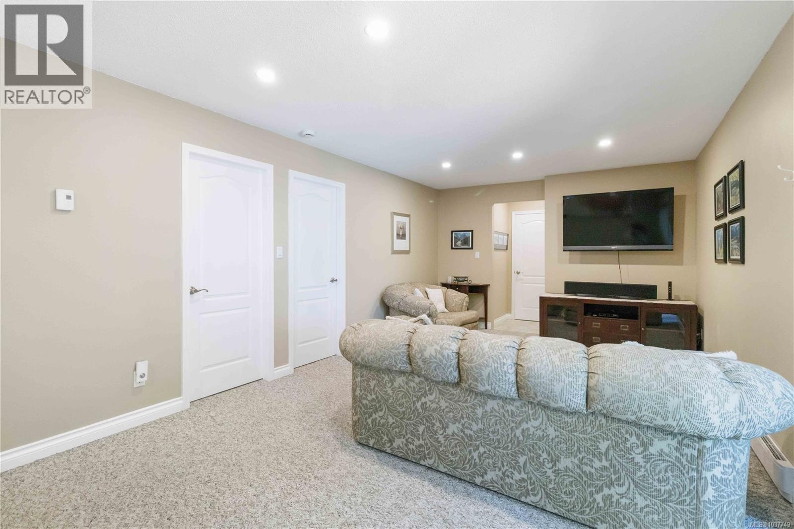 4298 Caen Rd, Saanich