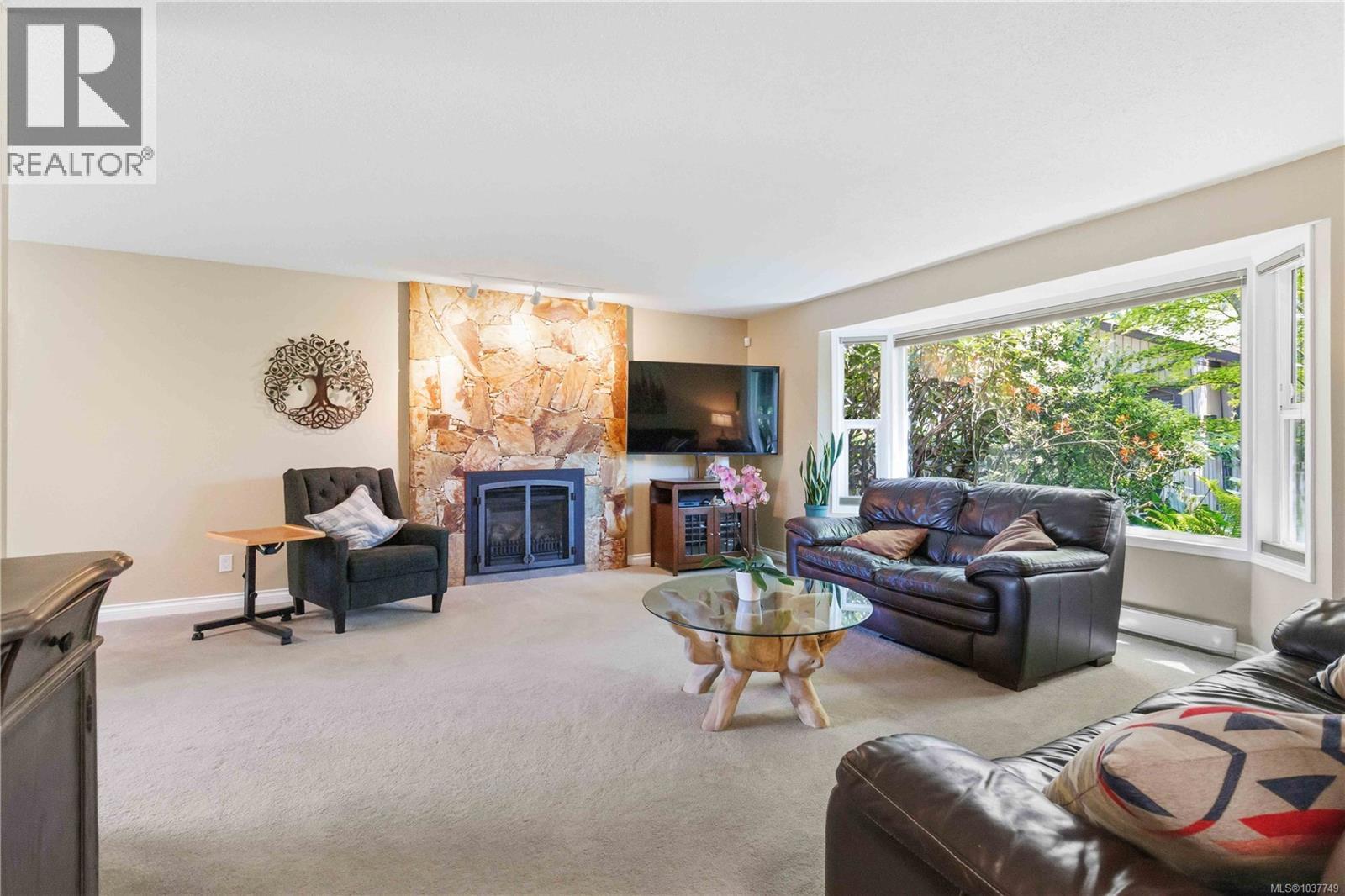 4298 Caen Rd, Saanich