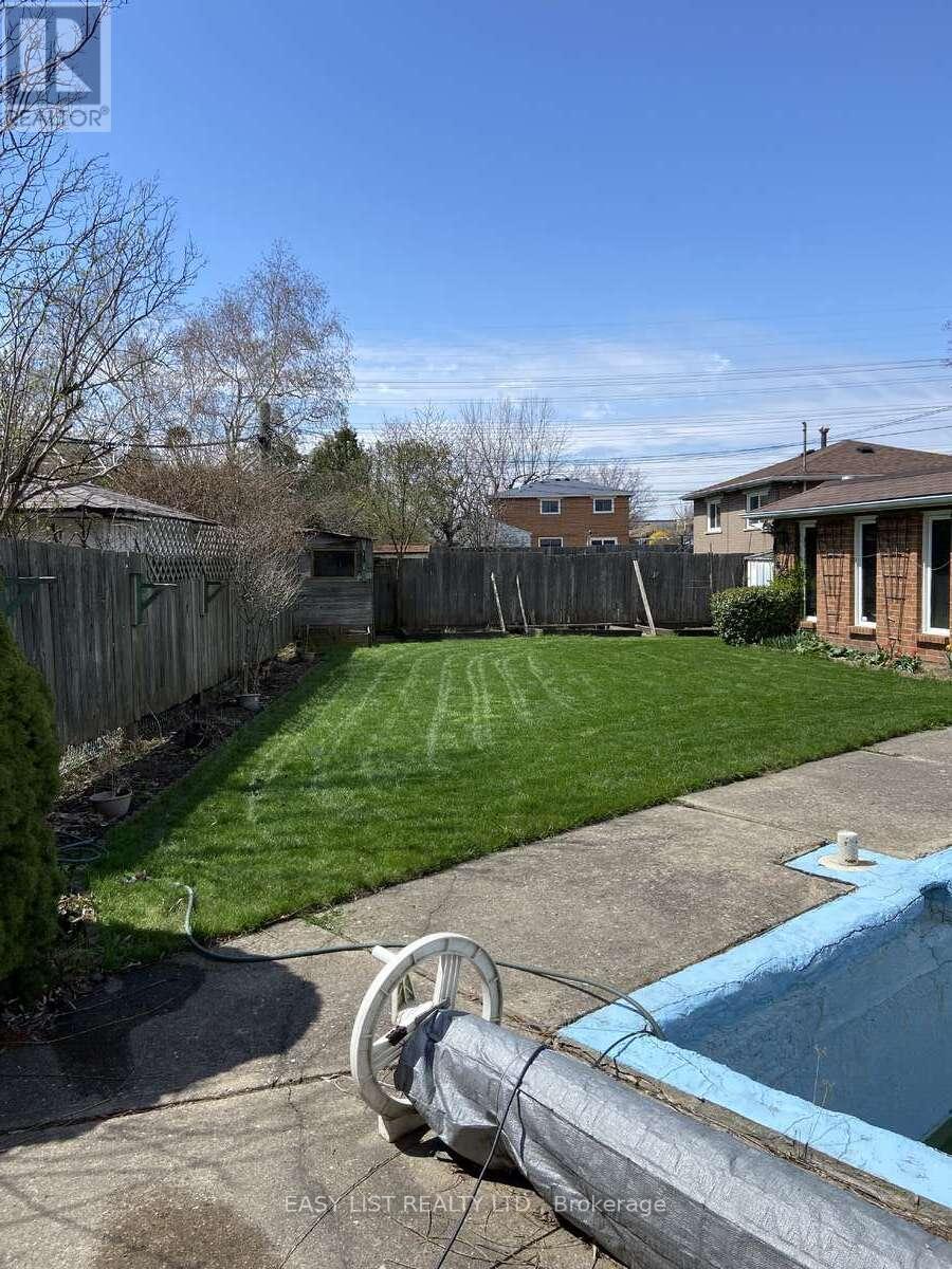 24 ELMVALE CRESCENT - 13