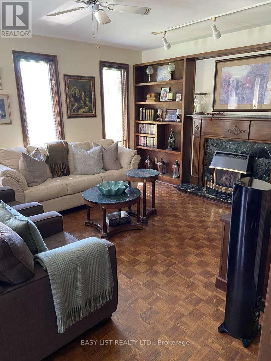 24 ELMVALE CRESCENT - 2