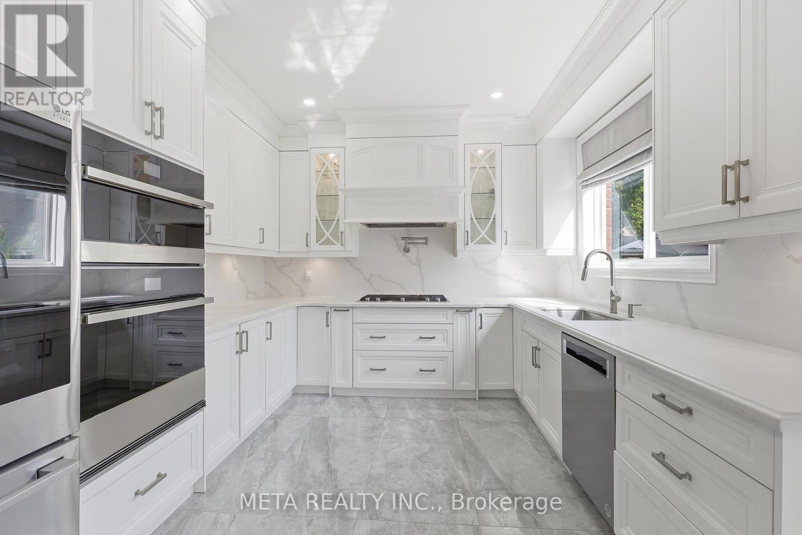 2299 STRATUS DRIVE - 15