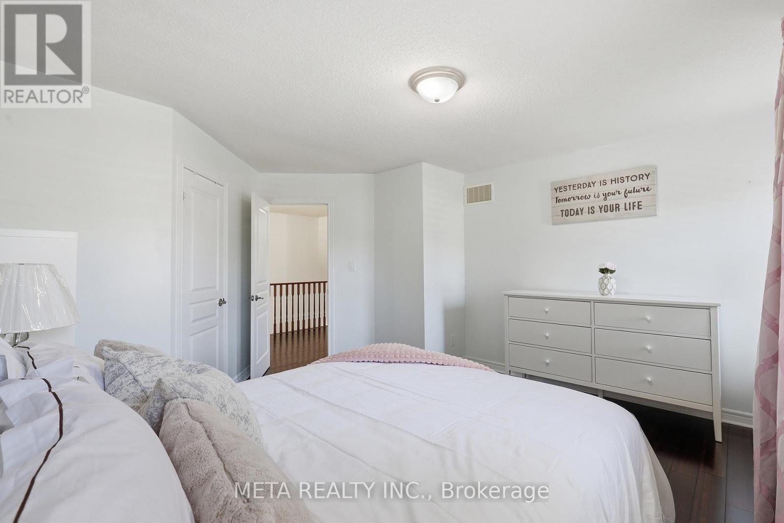 2299 STRATUS DRIVE - 20