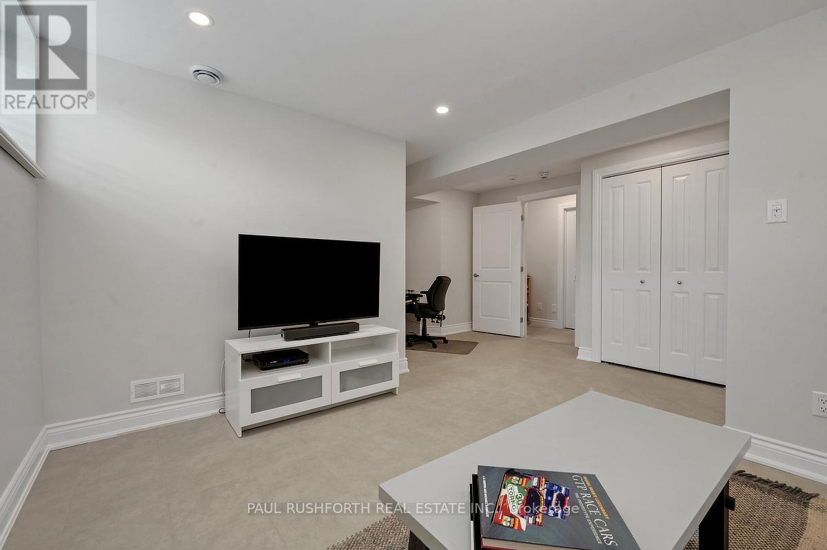 862 OAT STRAW WAY - 35